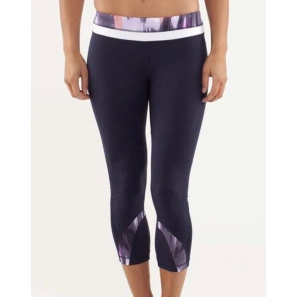 Lululemon Run Inspire Crop II Leggings Size 8 Deep Indigo - Picture 3 of 6